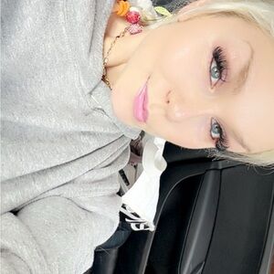 Meet your Posher, Ayla